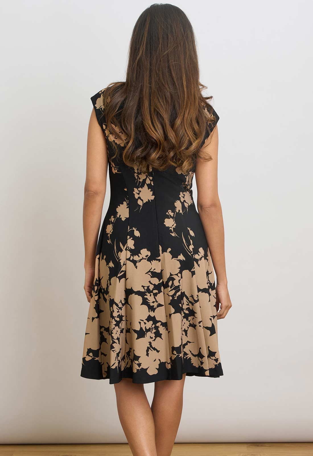 Gina Bacconi BLACK / BEIGE Holli Floral Print Dress - Image 4