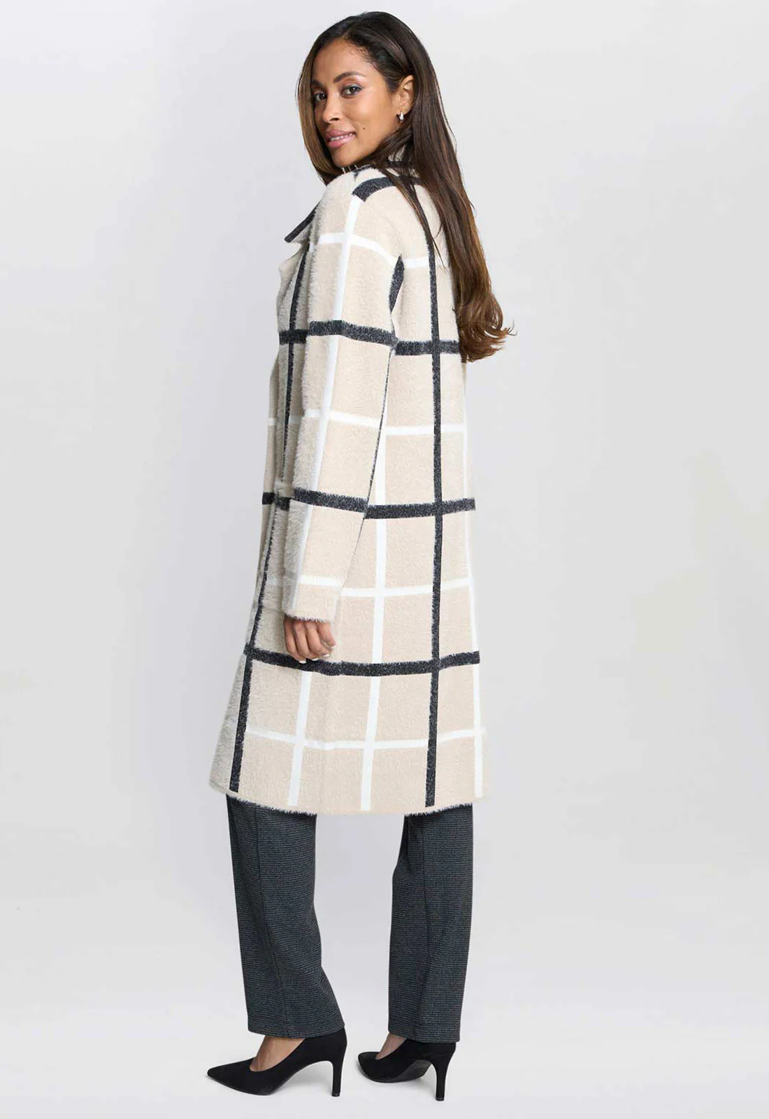 Gina Bacconi Black / Beige Winslet Checked Coat - Image 6