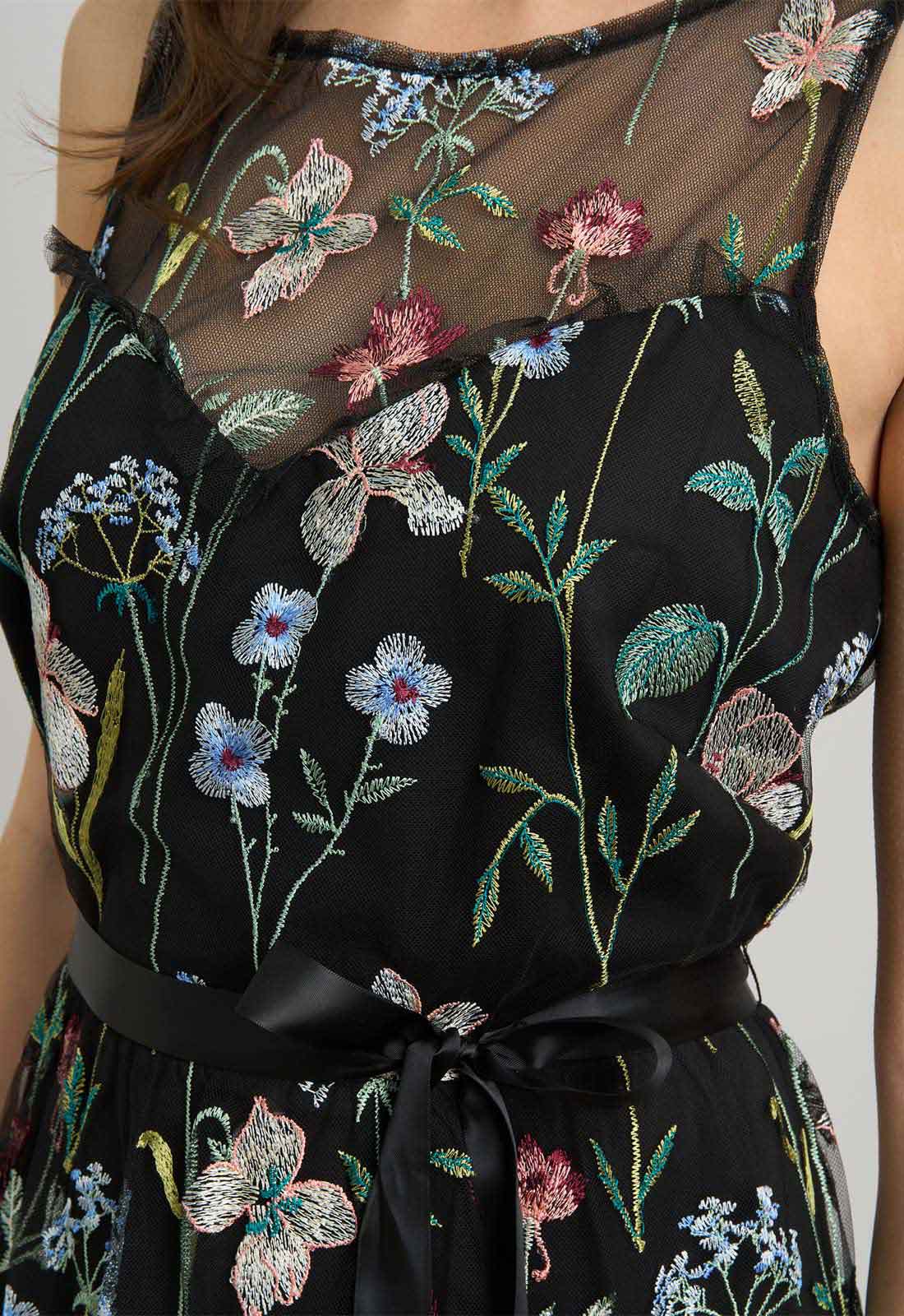 Gina Bacconi BLACK / MULTI Moira Embroidered Floral Maxi Dress - Image 4