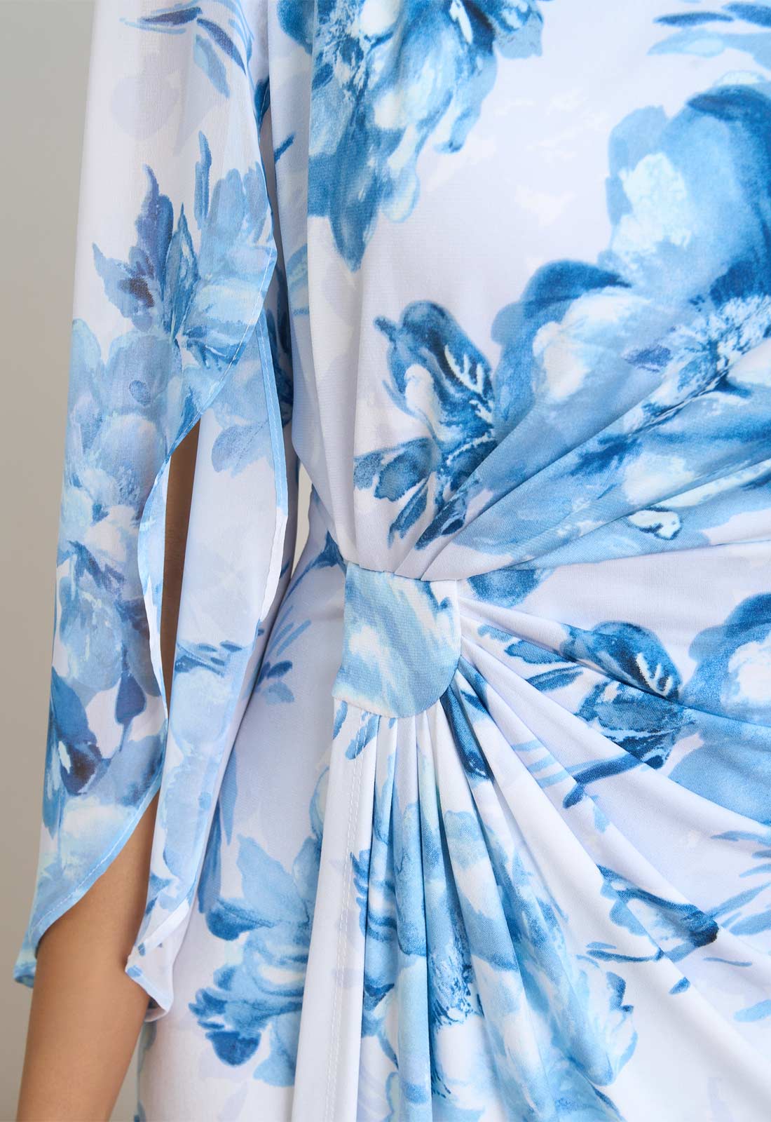 Gina Bacconi BLUE / WHITE Harmony Floral Print Dress - Image 2