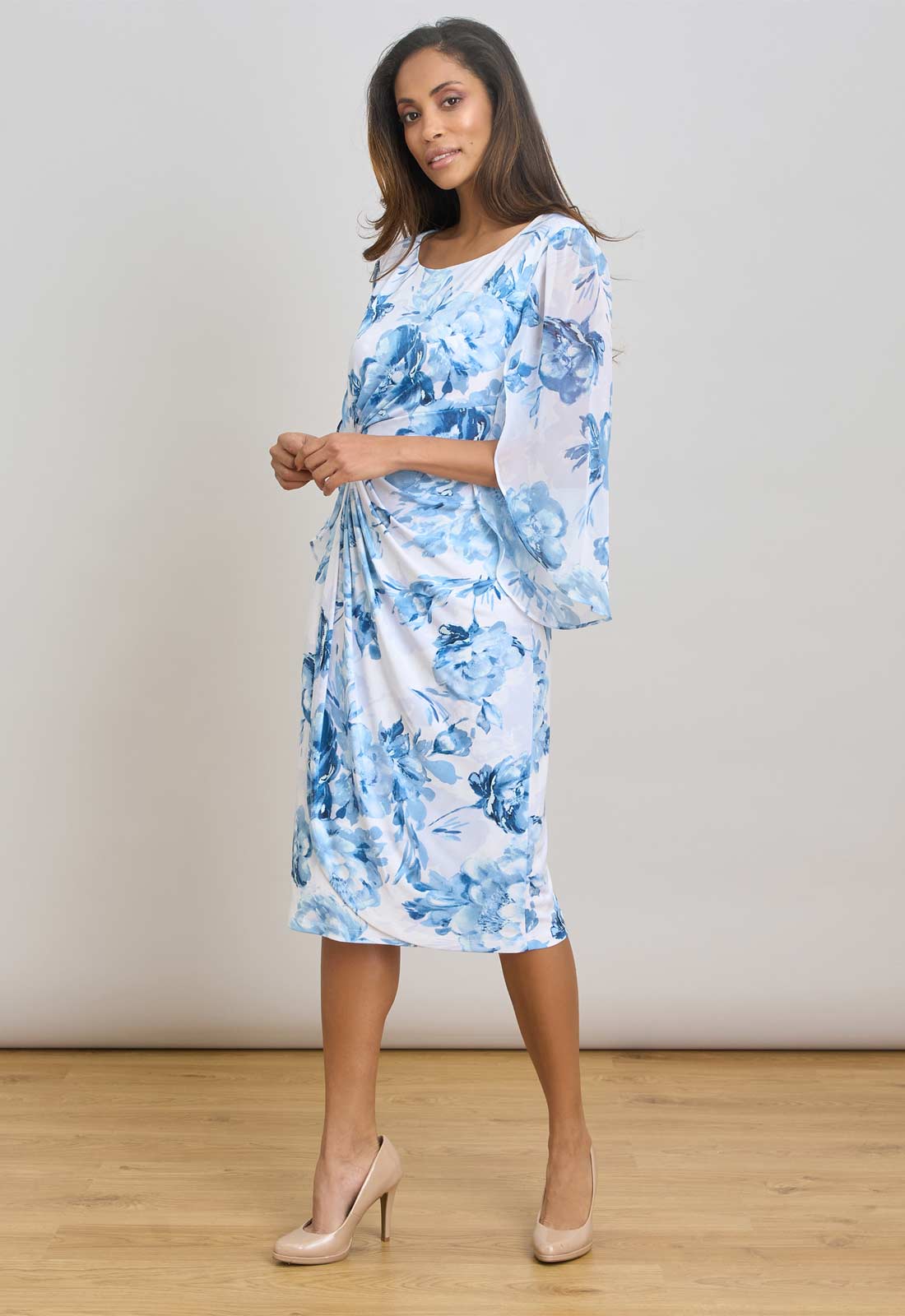 Gina Bacconi BLUE / WHITE Harmony Floral Print Dress - Image 4