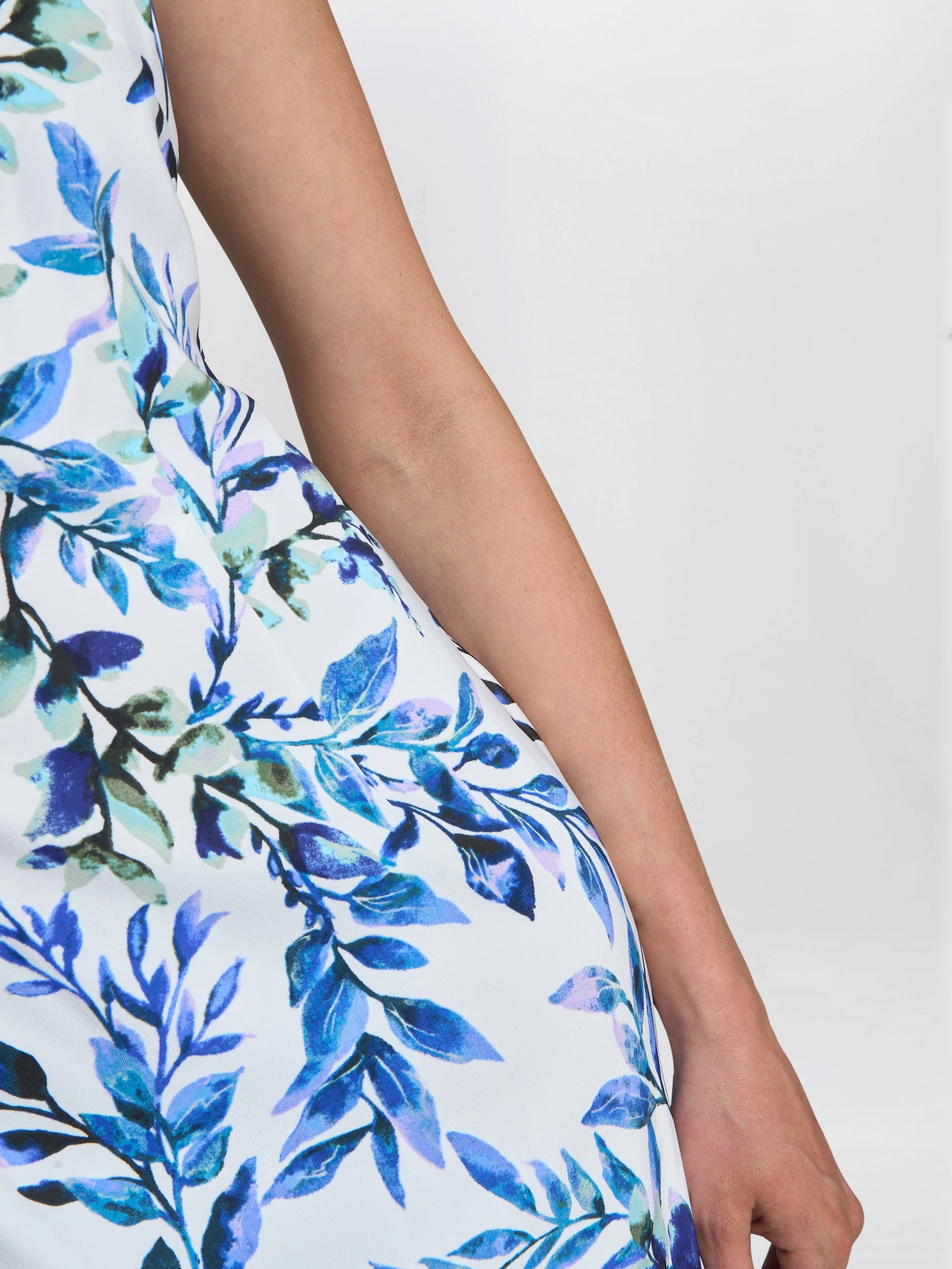 Gina Bacconi Gretel Floral Shift Dress - Image 3