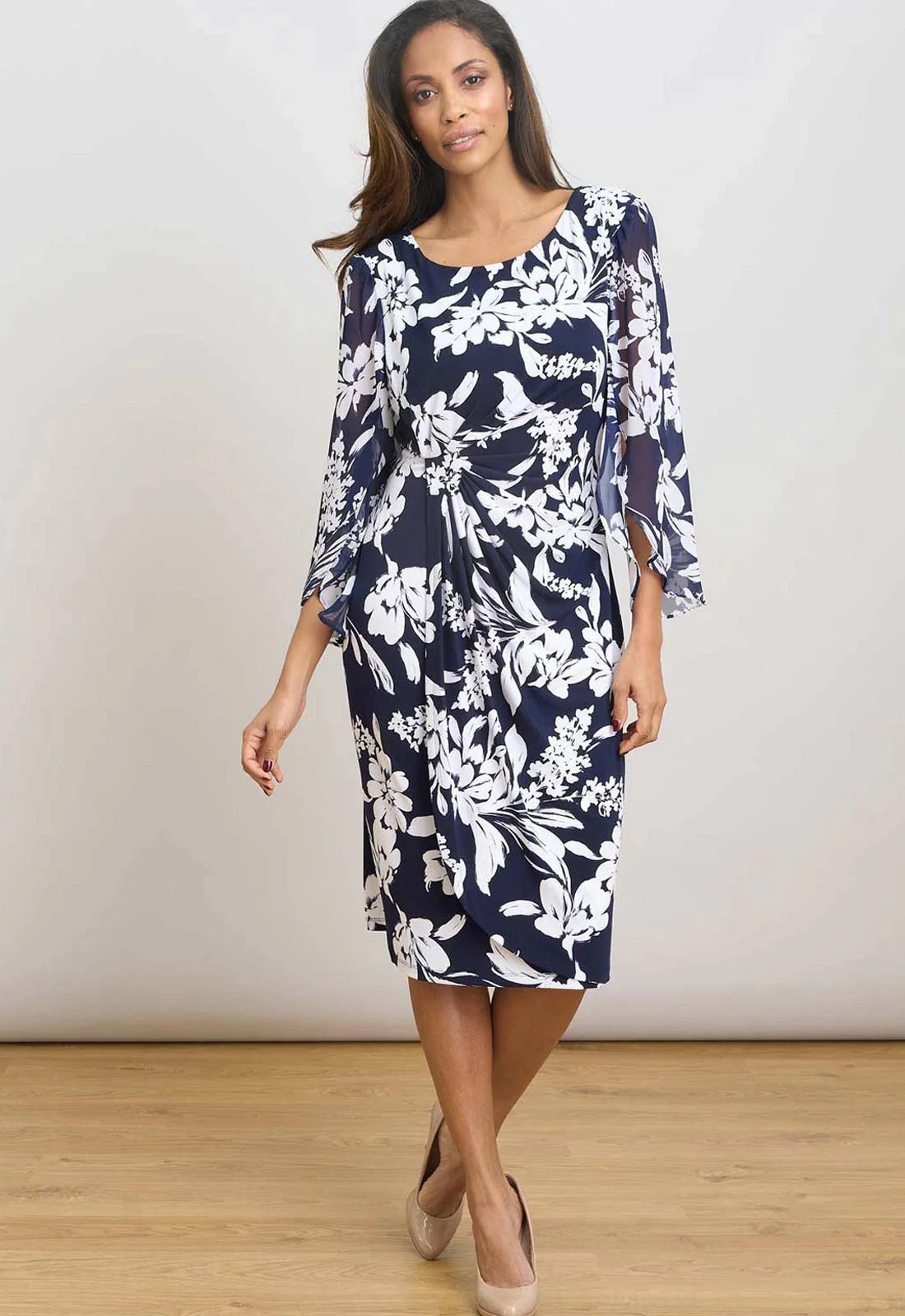 Gina Bacconi NAVY / WHITE Harmony Floral Print Dress - Image 2