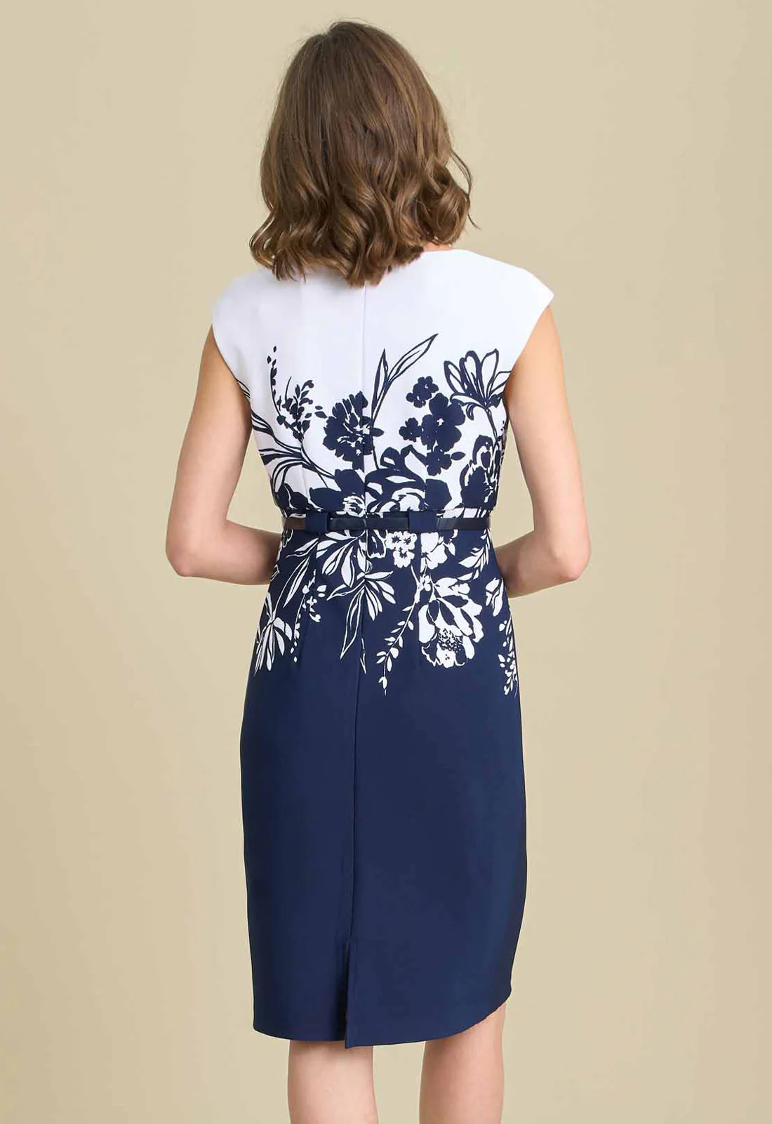 Gina Bacconi NAVY / WHITE Minnie Floral Print Belted Dress - Image 4