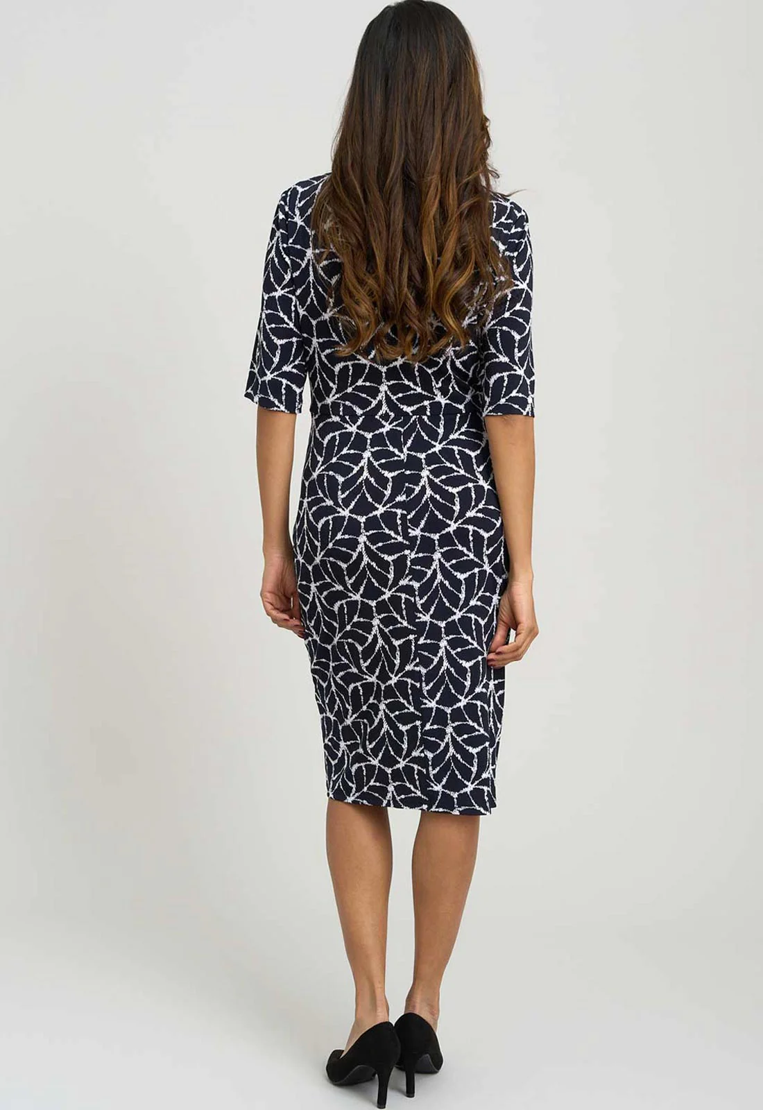 Gina Bacconi NAVY / WHITE Queenie Abstract Print Jersey Dress - Image 4