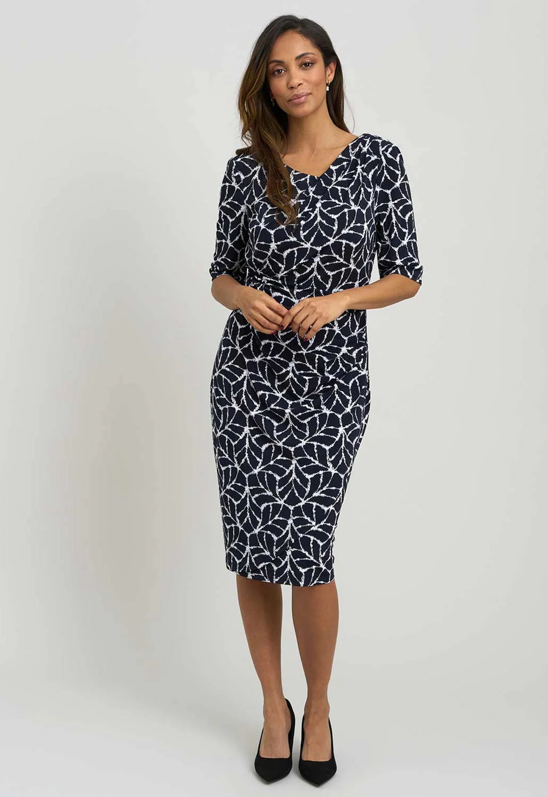 Gina Bacconi NAVY / WHITE Queenie Abstract Print Jersey Dress - Image 5