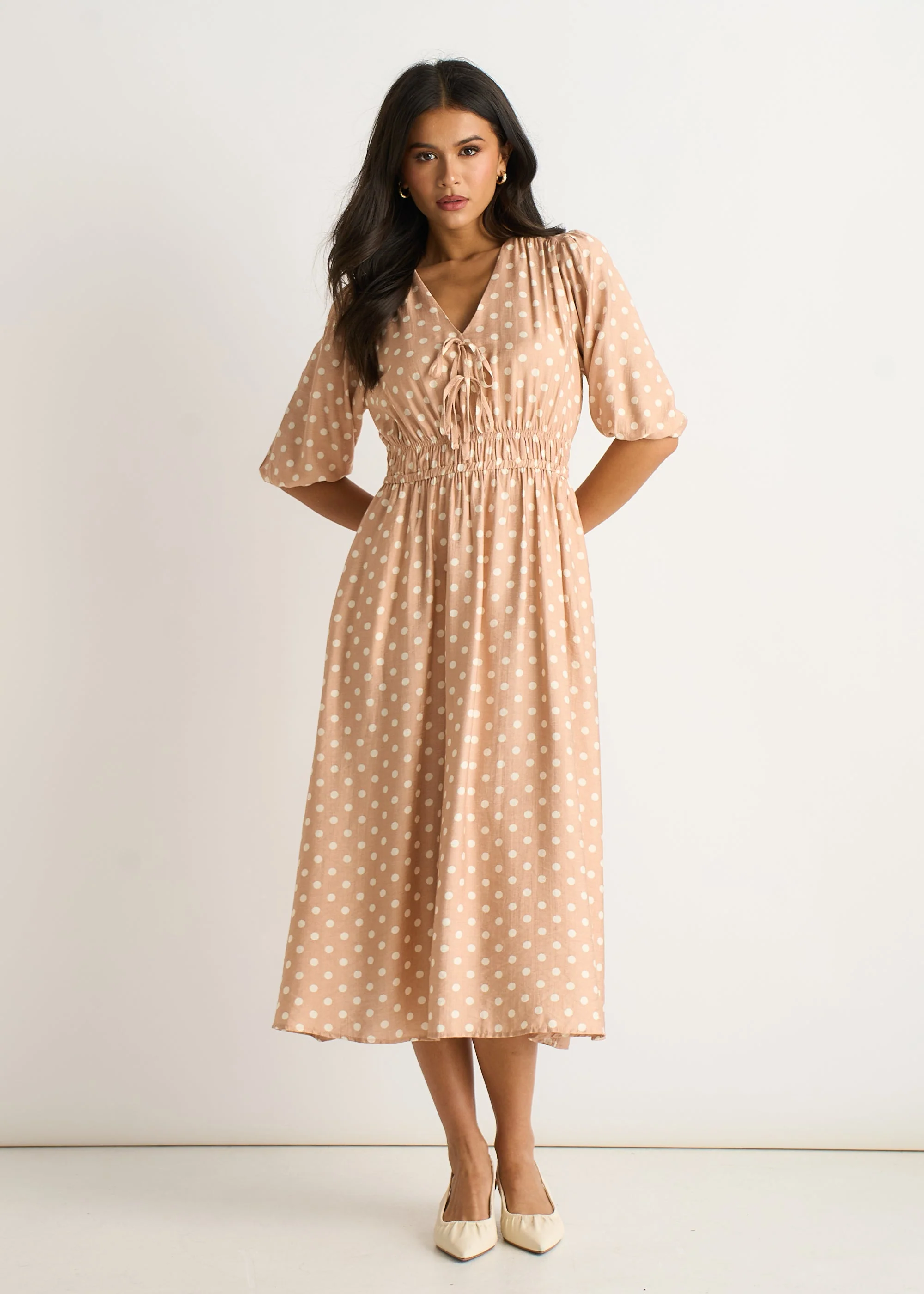 Gini London Oatmeal Spot Print Shirred Waist Shift Midi Dress