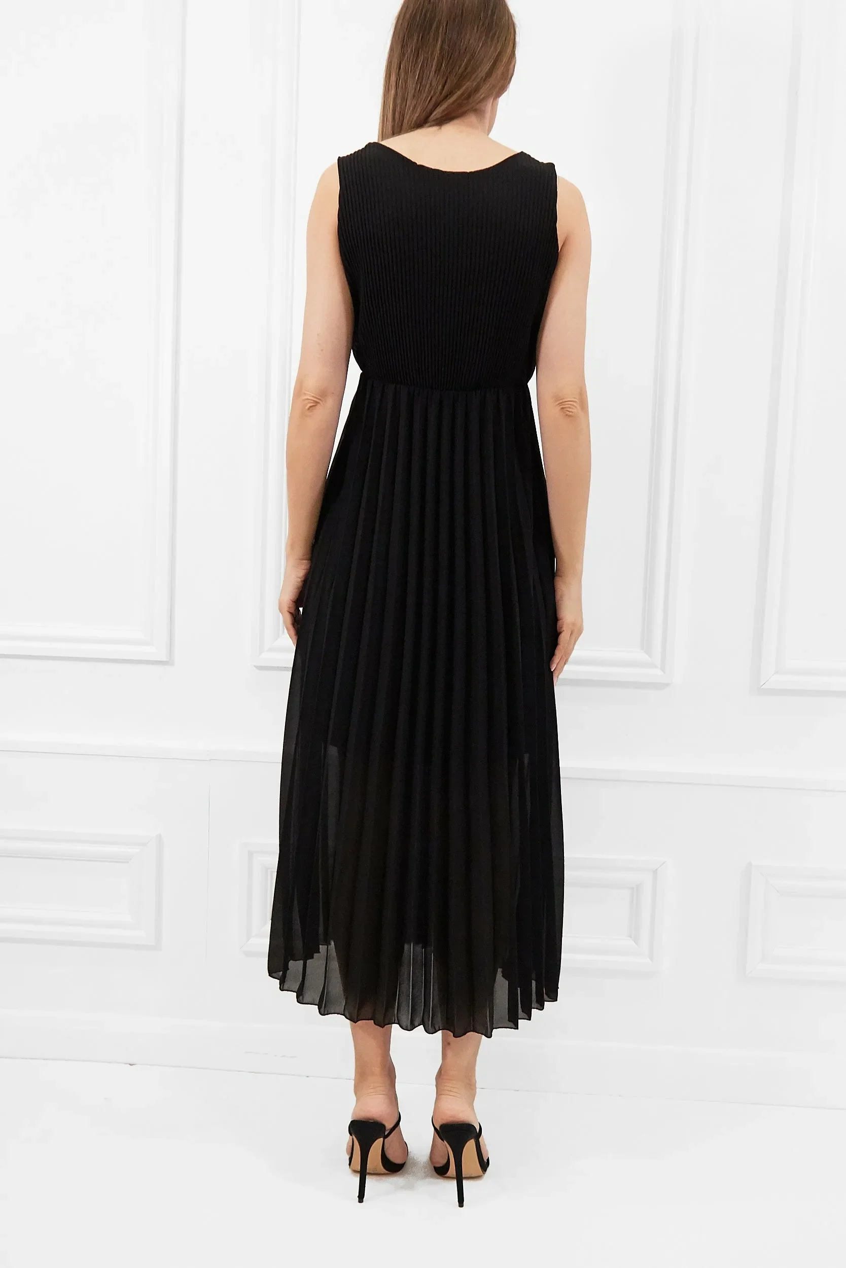 Honor Gold Tess Black Pleated Midi Dress - Image 6