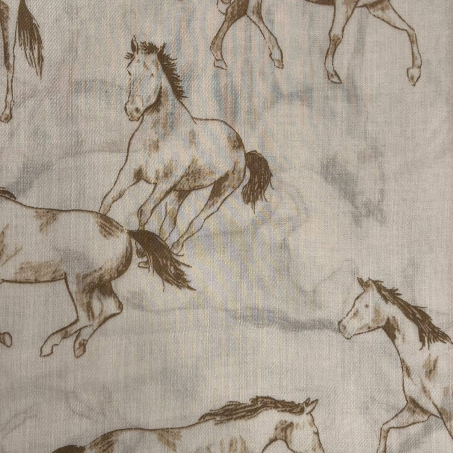 Horse print on solid canvas: Black - Image 8