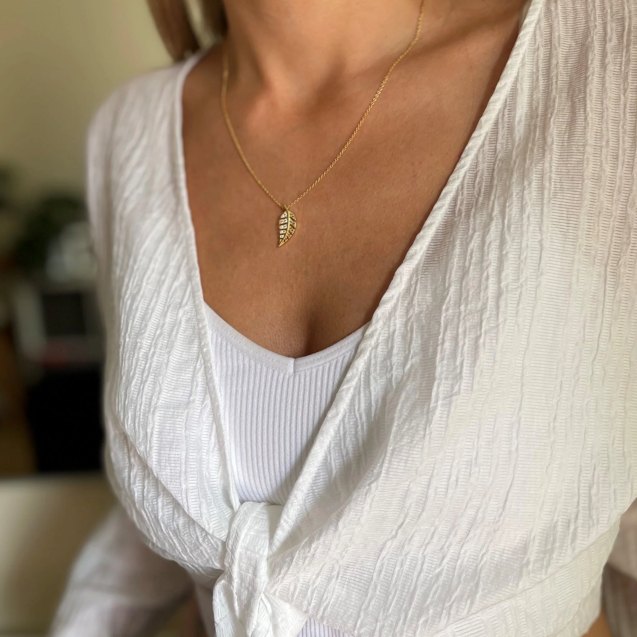 Cachet London Leafy Gold Pendant - Image 12