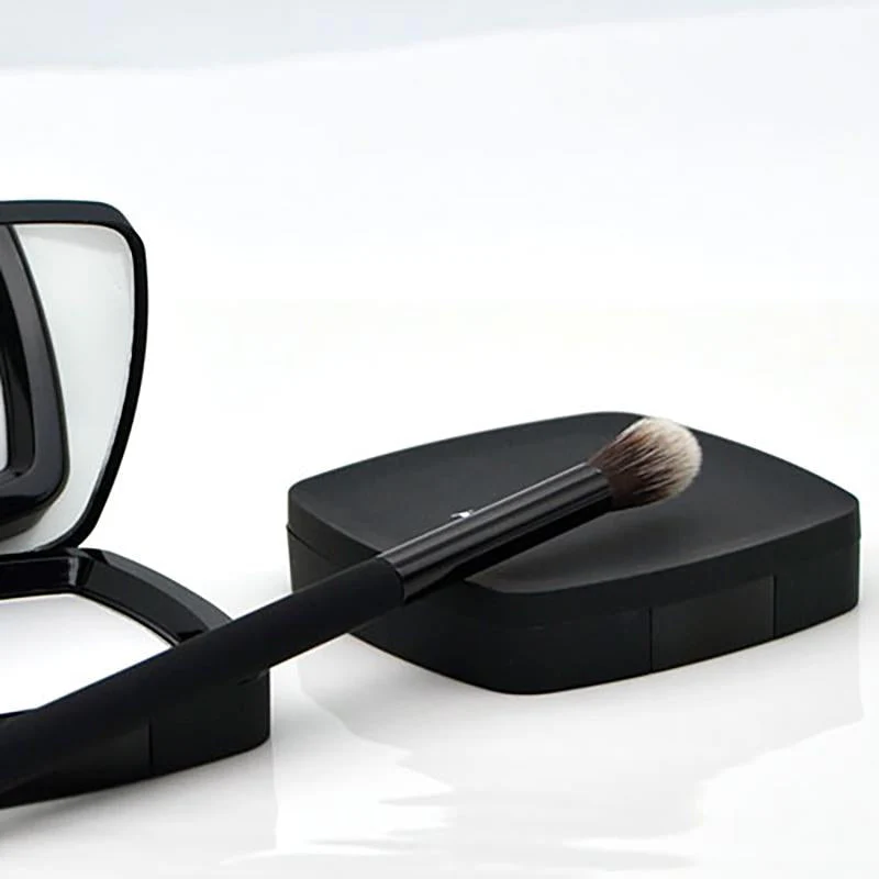 Lola Strobbing Brush - Image 3