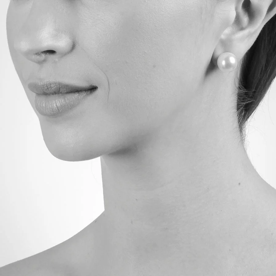 Cachet London Mac 12 White Pearl Earrings - Image 2