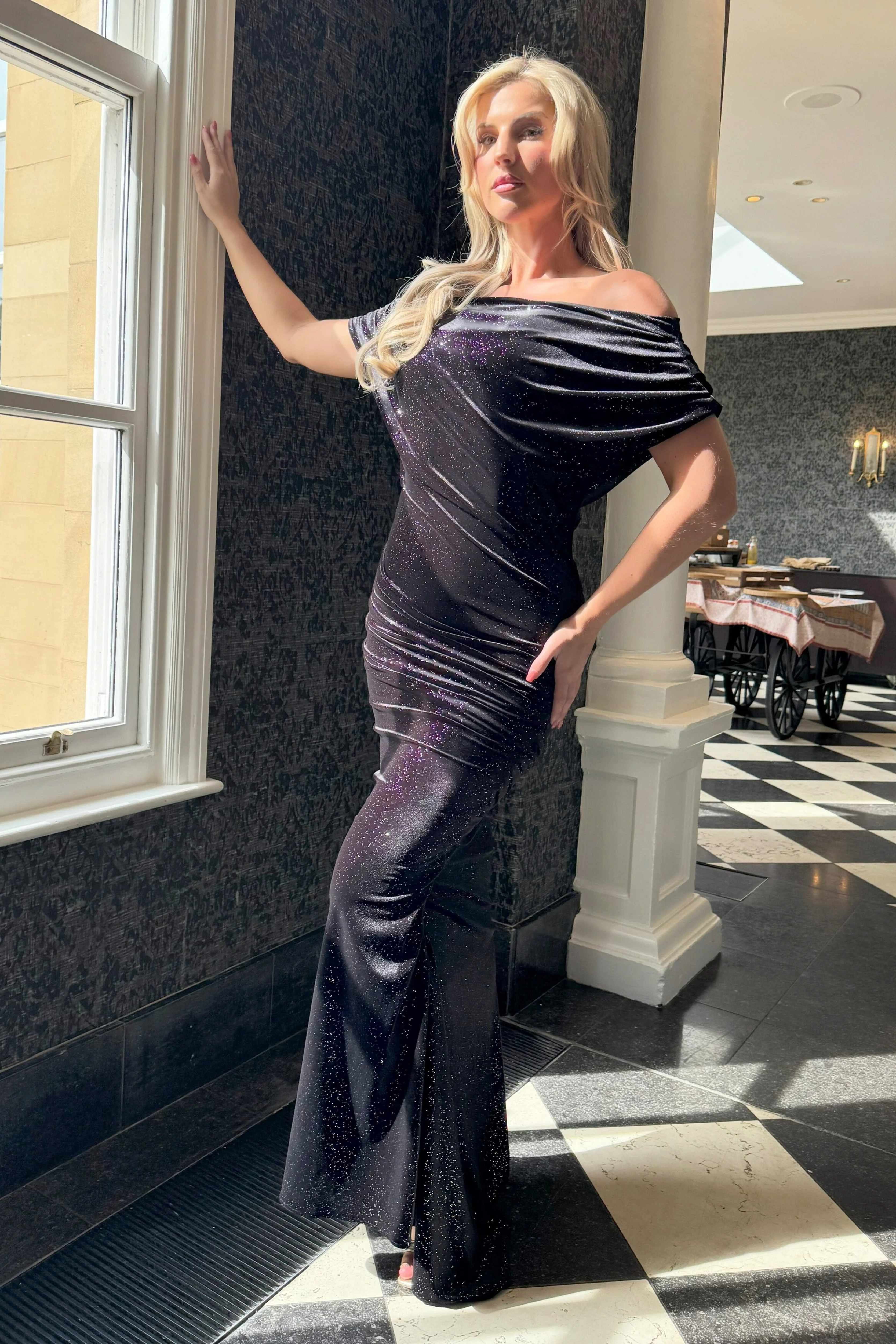 Atom Label Black Sparkle Velvet T2 Platinum Gown - Image 3