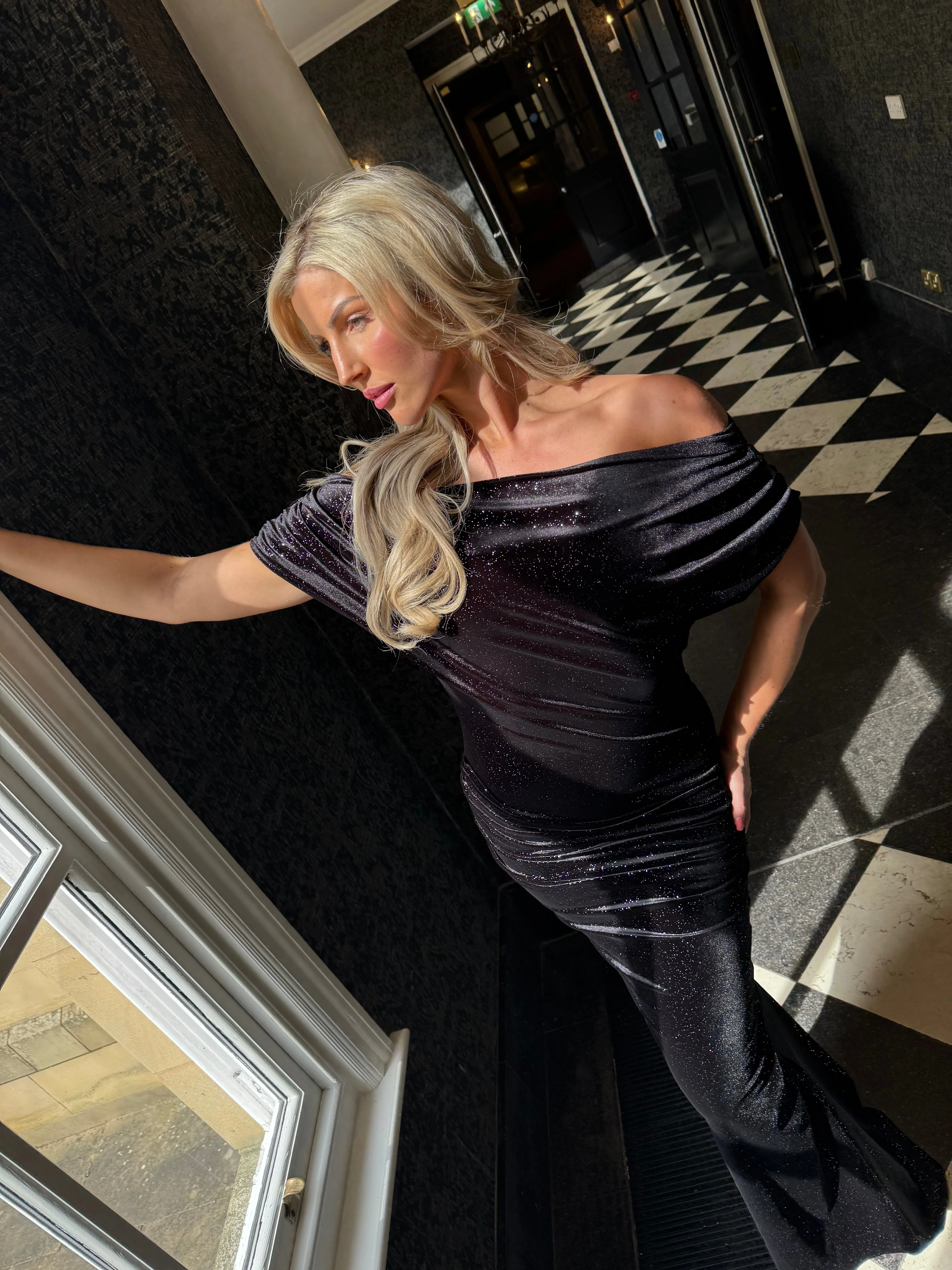 Atom Label Black Sparkle Velvet T2 Platinum Gown - Image 4